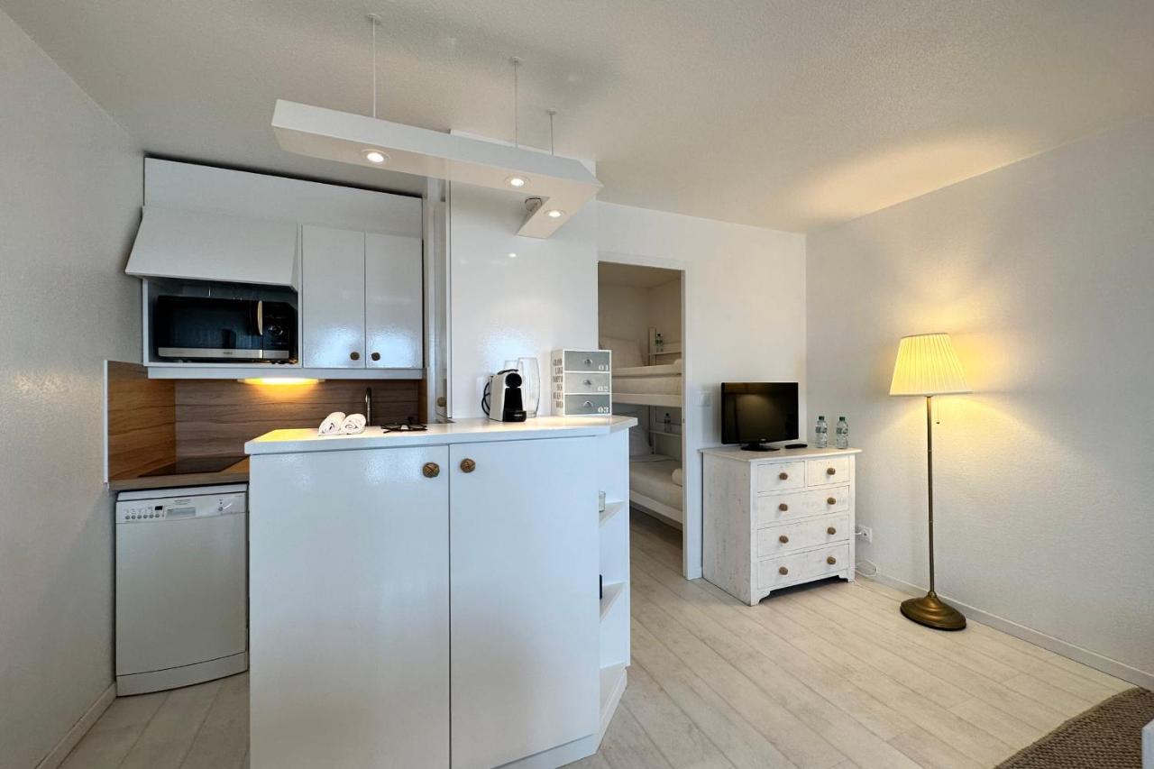 Les Tamaris - Studio With Sea View - Трувиль-сюр-Мер Экстерьер фото